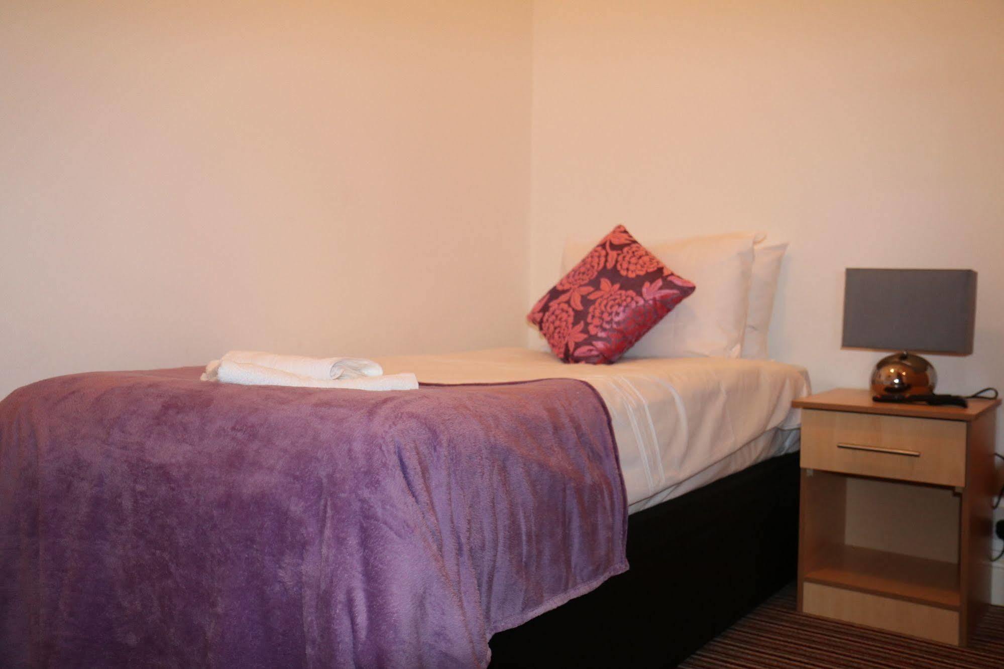 Metro House Star Accommodation 런던 외부 사진