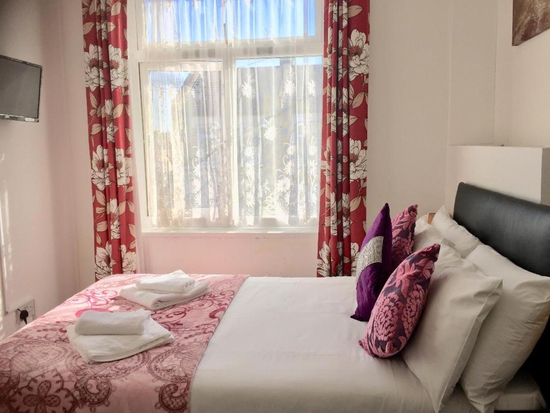 Metro House Star Accommodation 런던 외부 사진